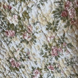 NEW 1 (or 2 )cotton yellow floral & lace quilts /throws 50 x 60 inches Charlotte